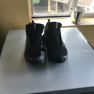 Barely warn Men’s zigtech Reebok’s